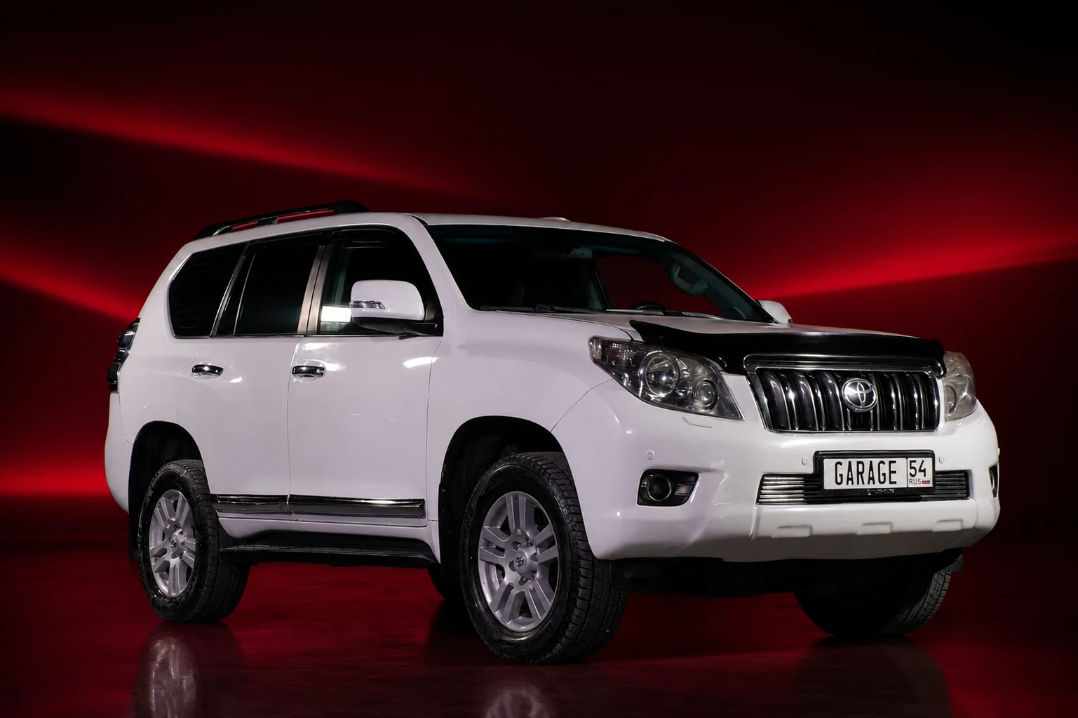 Белый Toyota Land Cruiser Prado 150